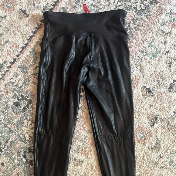 Spanx Faux Leather Leggings - Picture 5 of 5